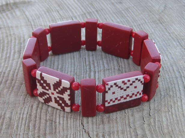 christmas-cane-bracelet